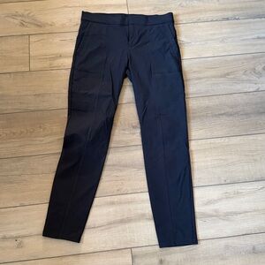 Athleta wander stash skinny pant, size 6, navy